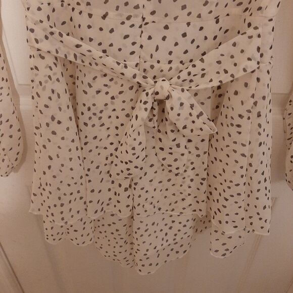 NWOT Ladies Size Small Beautiful Blouse 👚 - Picture 7 of 8